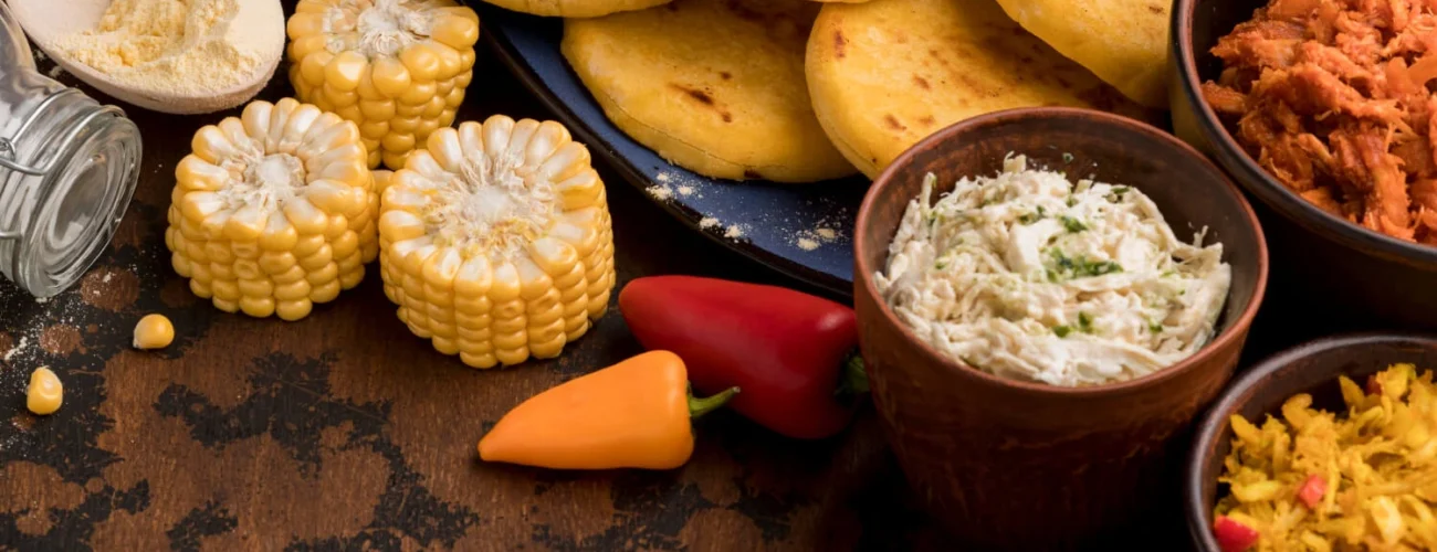 Arepa con carne y pollo